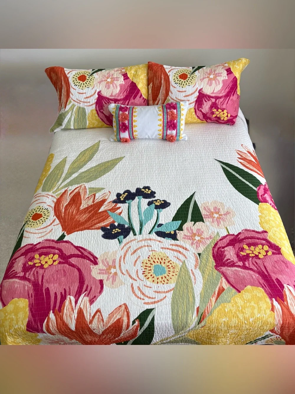 Floral Quilted 4 piece Bedspread set in White with Pink, Yellow & Green